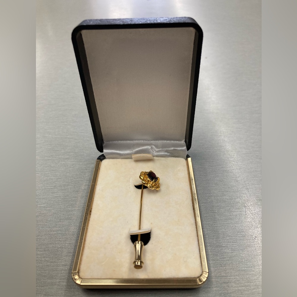 Stick pin